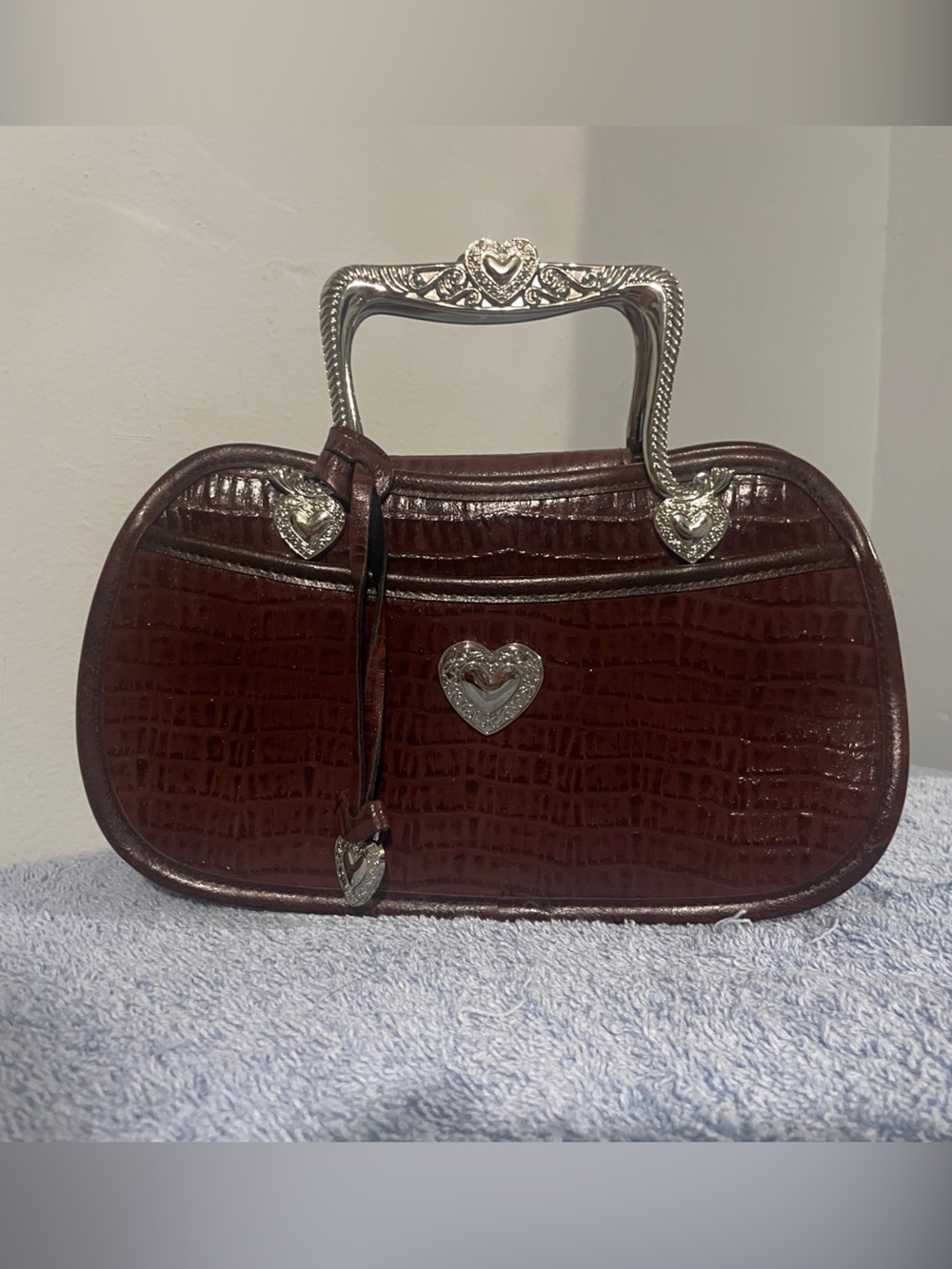 Elegant Brown Croc-Embossed Handbag with Silver Heart Hardware